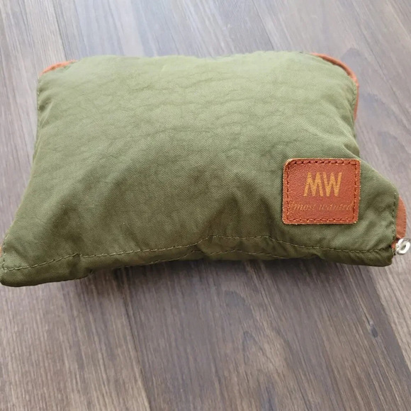 Most Wanted Women's Tote Shopping Bag Size Medium Green Solid Logo Zipper Pocket - Picture 6 of 8